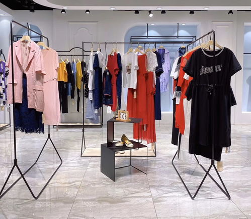 哥邦女裝品牌服裝尾貨批發(fā)貨源現(xiàn)身廣州，播田成零售新熱點(diǎn)